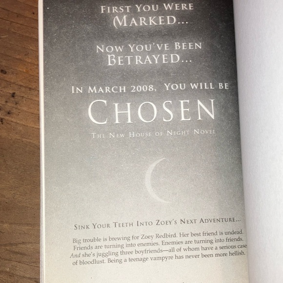 Book two House of Night series  Betrayed by P.C.Cast + Kristin Cast - Picture 7 of 7